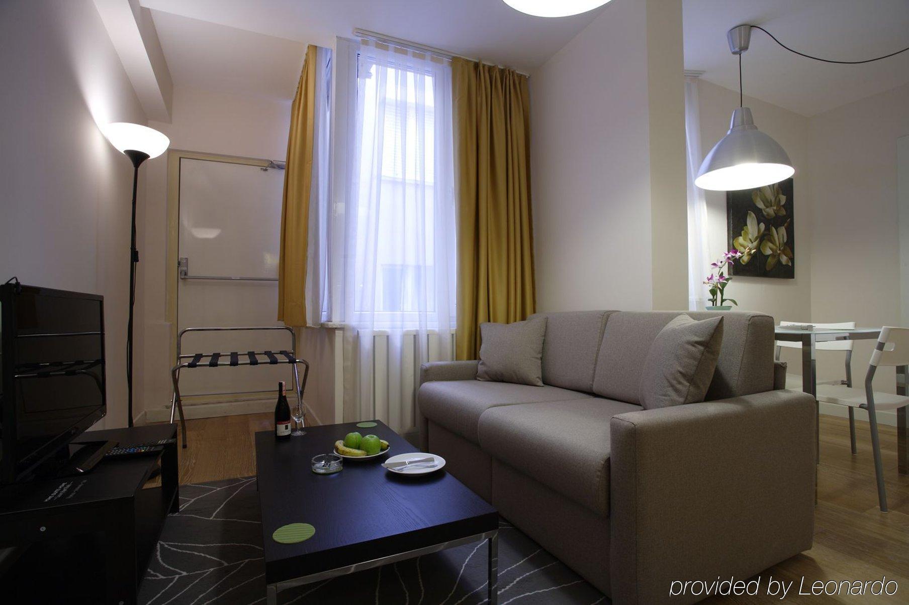 Home Stay Home Valikonagi Стамбул Номер фото